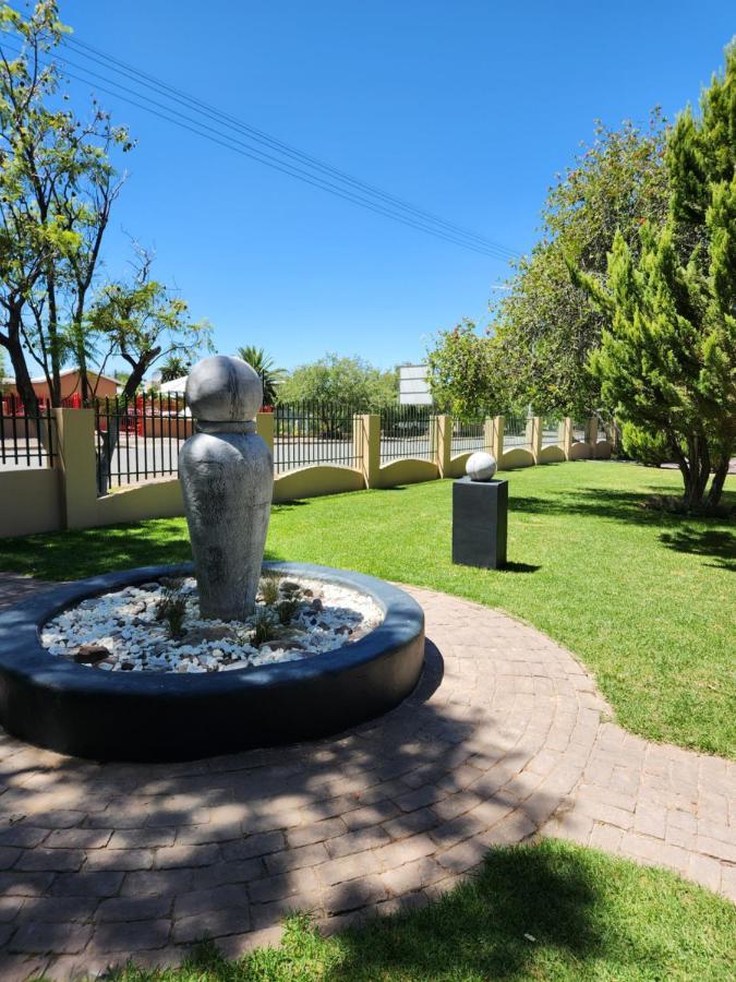 Garden Corner Guesthouse Beaufort West Zewnętrze zdjęcie